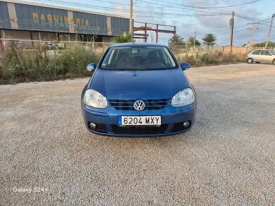 Usado VW Golf V Highline 105 CV (77 kW) 2007 Azul Berlina