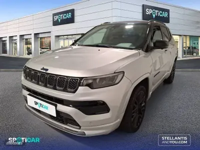 Usado Jeep Compass 240 CV (176 kW) 2022 Gris SUV