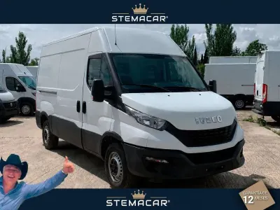 Usado Iveco Daily 116 CV (85 kW) 2021 Blanco Van