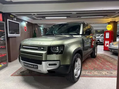 Używany Land Rover Defender SE 249 KM (183 kW) 2022 Zielony SUV