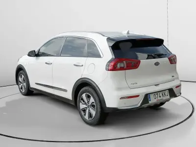 Usado Kia Niro 141 HP (103 kW) 2018 Branco SUV