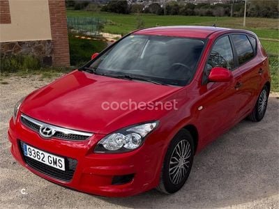 Usado Hyundai i30 Classic 109 CV (80 kW) 2009 Rojo Berlina