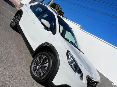 Usado Peugeot 2008 Allure 110 CV (80 kW) 2016 Blanco SUV