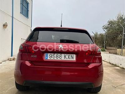 Usado Peugeot 308 Allure 130 CV (95 kW) 2019 Rojo Berlina