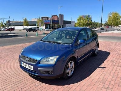 Usado Ford Focus Trend 116 CV (85 kW) 2007 Azul Berlina
