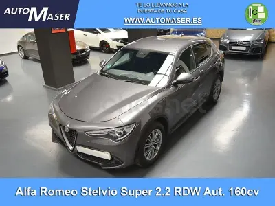 Usado Alfa Romeo Stelvio Sprint 160 CV (117 kW) 2022 Gris SUV