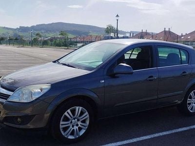 Begagnad Opel Astra Sport 110 HK (80 kW) 2009 Grå Halvkombi