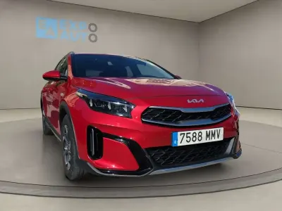 Usado Kia XCeed 120 CV (88 kW) 2024 Rojo SUV