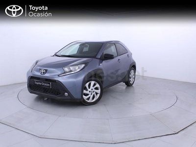 Usado Toyota Aygo X Play 72 CV (52 kW) 2025 Gris / plata SUV