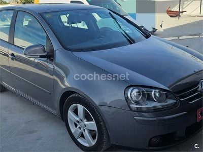 Gris / plata Usado 2008 VW Golf Highline Berlina | 5600 € (Precio justo)