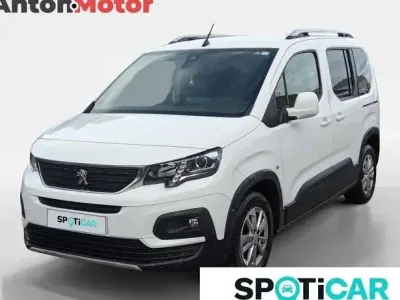 Usado Peugeot Rifter Allure 100 CV (73 kW) 2019 Monovolumen