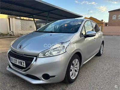 Usado Peugeot 208 Active 68 CV (50 kW) 2014 Gris / plata Utilitario