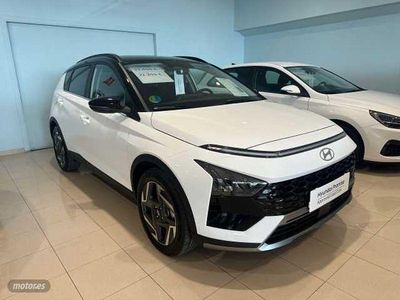 Atlas white/phantom black Usado 2024 Hyundai Bayon SUV | 23.400 €
