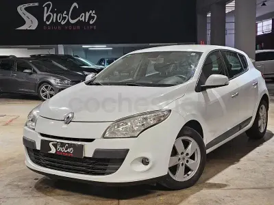 Usado Renault Mégane Dynamique 105 CV (77 kW) 2009 Blanco Berlina