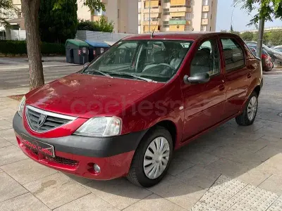 Usado Dacia Logan Lauréate 90 CV (66 kW) 2006 Granate Berlina