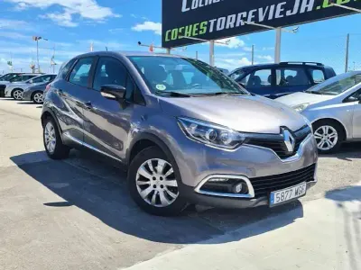 Usado Renault Captur Life 90 CV (66 kW) 2015 Gris SUV