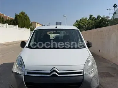 Usado Citroën Berlingo Attraction 75 CV (55 kW) 2016 Blanco Monovolumen