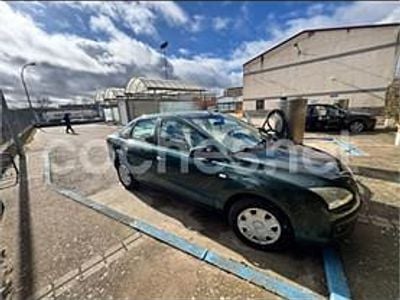 Usado Ford Focus Trend 109 CV (80 kW) 2005 Verde Berlina