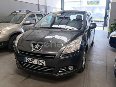 Gris / plata Usado 2012 Peugeot 5008 Active Monovolumen | 8499 € (Precio justo)