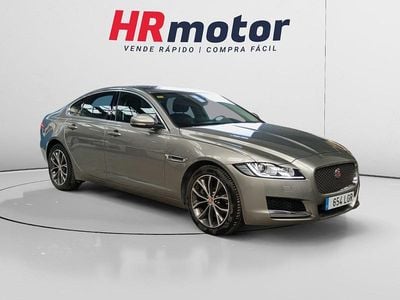 Usado Jaguar XF Prestige 180 CV (132 kW) 2020 Gris Berlina