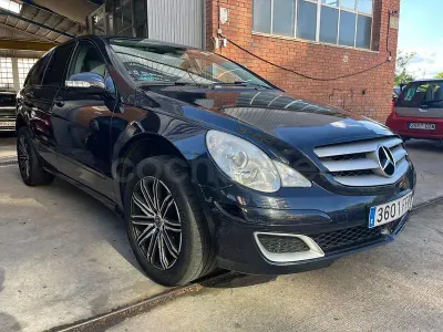Usado Mercedes R350 272 CV (200 kW) 2006 Negro Monovolumen