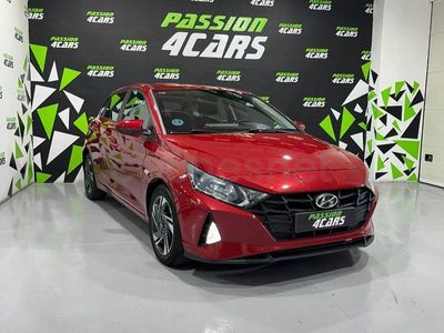 Usado Hyundai i20 84 CV (61 kW) 2021 Granate Utilitario