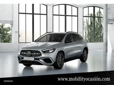 Usado Mercedes GLA200 149 CV (109 kW) 2024 Plateado SUV