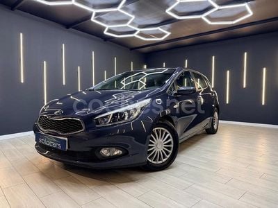 Gris / plata Usado 2015 Kia Ceed GT Berlina | 8990 € (Un poco caro)