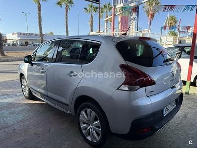 Gris / plata Usado 2014 Peugeot 3008 Allure Berlina | 9900 € (Precio justo)