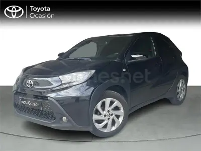 Usado Toyota Aygo X Play 72 CV (52 kW) 2024 Negro SUV
