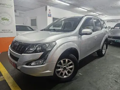 Usado Mahindra XUV500 140 CV (102 kW) 2019 Gris / plata SUV