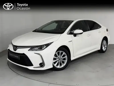 Usado Toyota Corolla Active 122 CV (89 kW) 2019 Blanco classic Berlina
