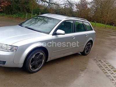 Usado Audi A4 130 CV (95 kW) 2003 Gris / plata Familiar