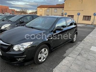 Usado Hyundai i30 Classic 90 CV (66 kW) 2010 Negro Berlina