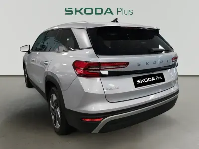 Usado Skoda Kodiaq Selection 150 HP (110 kW) 2025 Cinzento SUV
