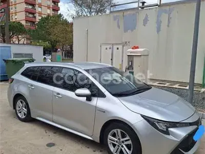 Usado Toyota Corolla Active 122 CV (89 kW) 2021 Gris / plata Familiar