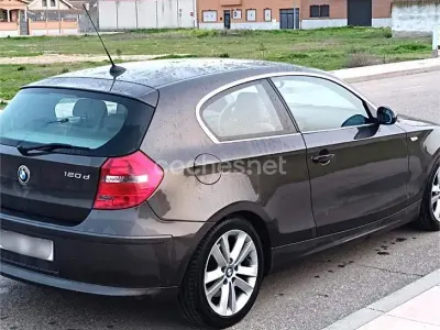 Usado BMW 120 177 CV (130 kW) 2009 Violeta / lila Utilitario