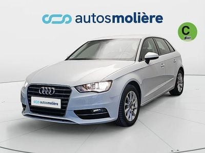 Usado Audi A3 Attraction 110 CV (80 kW) 2015 Blanco Utilitario
