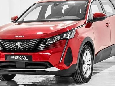 Usado Peugeot 5008 Active 131 CV (96 kW) 2021 Rojo SUV
