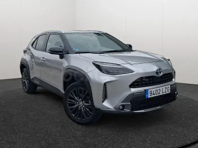 Usado Toyota Yaris Cross 116 CV (85 kW) 2022 Gris / plata SUV