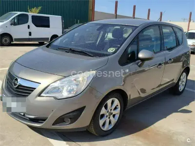 Usado Opel Meriva Enjoy 110 CV (80 kW) 2011 Beige Monovolumen
