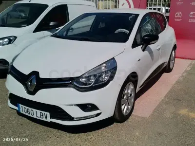 Usado Renault Clio IV LIMITED 75 CV (55 kW) 2019 Blanco Berlina