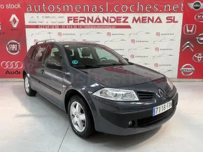 Usado Renault Mégane GrandTour 100 CV (73 kW) 2007 Gris / plata Familiar