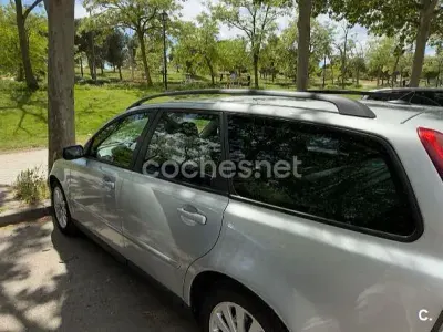 Usado Volvo V50 Momentum 170 CV (125 kW) 2005 Gris / plata Familiar