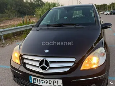 Usado Mercedes B200 140 CV (102 kW) 2008 Negro Monovolumen