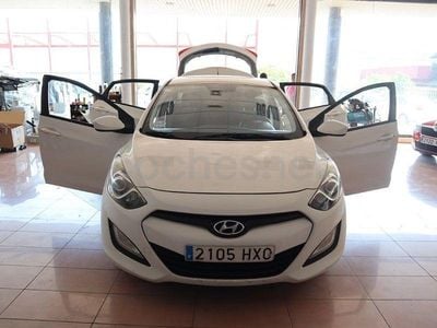 Blanco Usado 2015 Hyundai i30 Base Berlina | 6600 € (Buen precio)