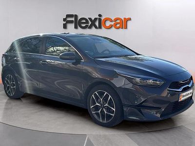 Usado Kia Ceed 120 CV (88 kW) 2021 Blanco Utilitario