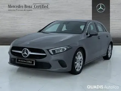 Usado Mercedes A180 116 CV (85 kW) 2019 Gris montaña