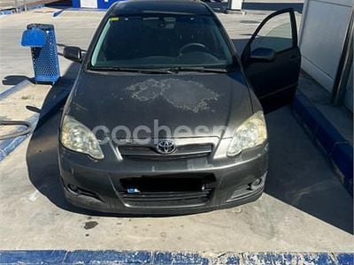 Usado Toyota Corolla Terra 116 CV (85 kW) 2005 Gris / plata Berlina