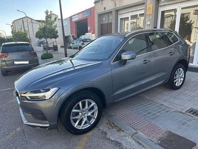 Gris Usado 2019 Volvo XC60 Momentum SUV | 29.900 € (Precio justo)